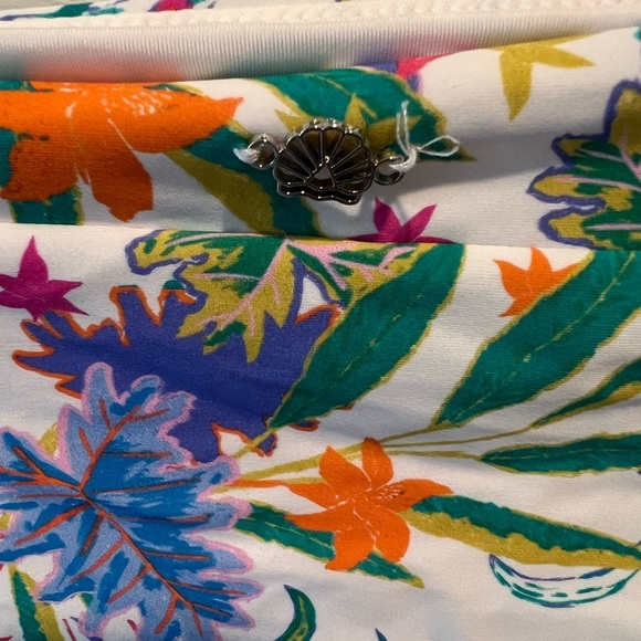 Amiani women’s Floral Print Women's bikini top and bottom, size XXL, EUC - Picture 9 of 12